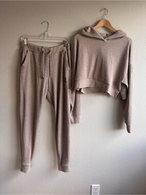 Alo Ribbed Lounge Set